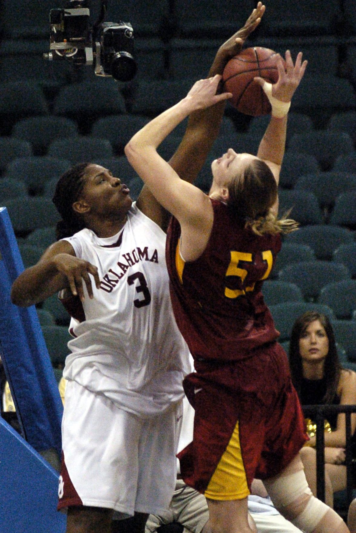 Courtney Paris returning to OU